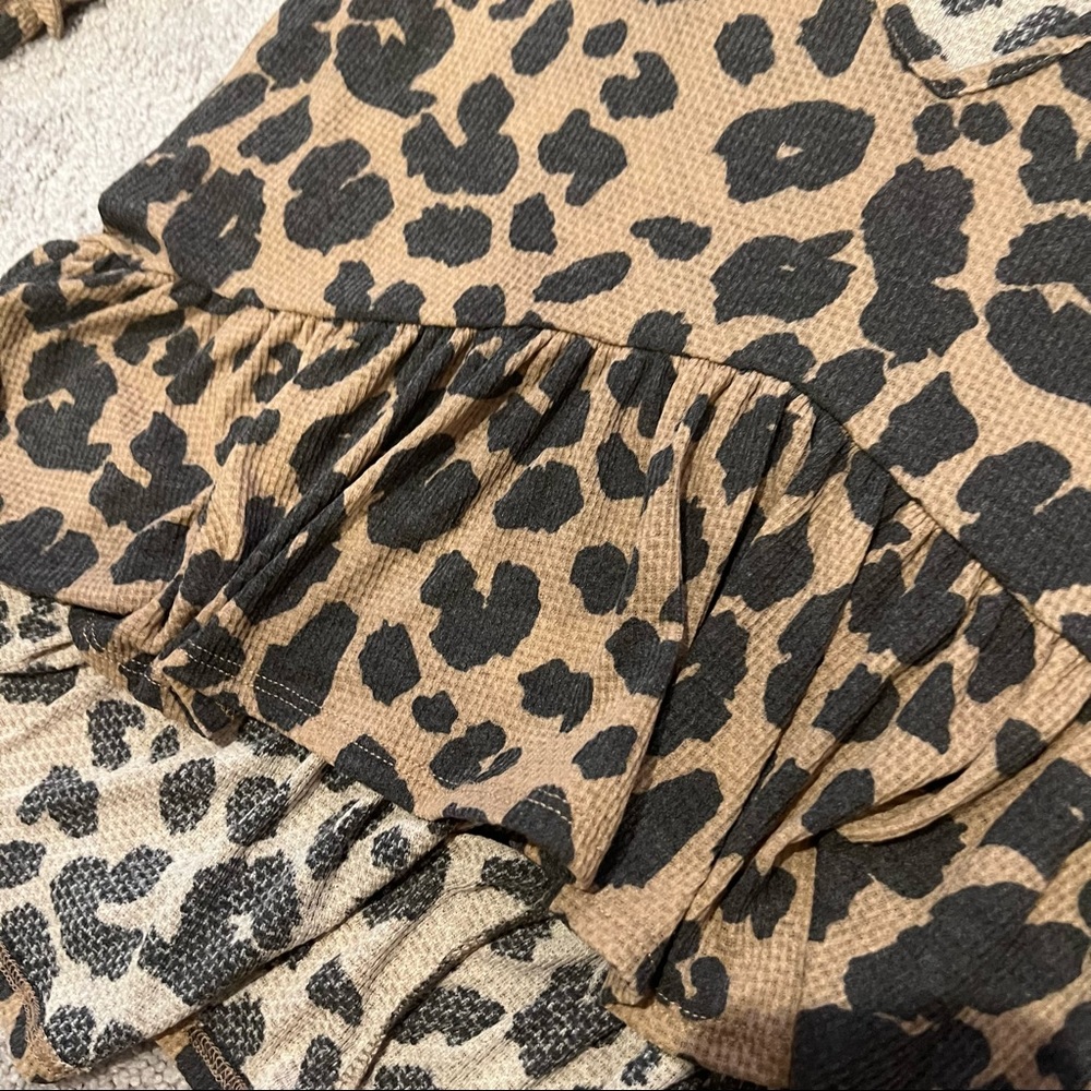 Altar’d State leopard top - Picture 3 of 7